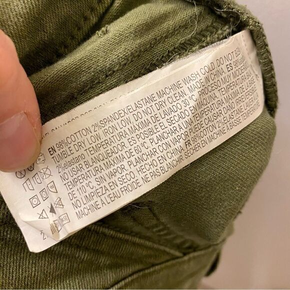 Forever 21 Green denim distress Shorts bib Overalls green stretchy size 27 - Picture 10 of 10